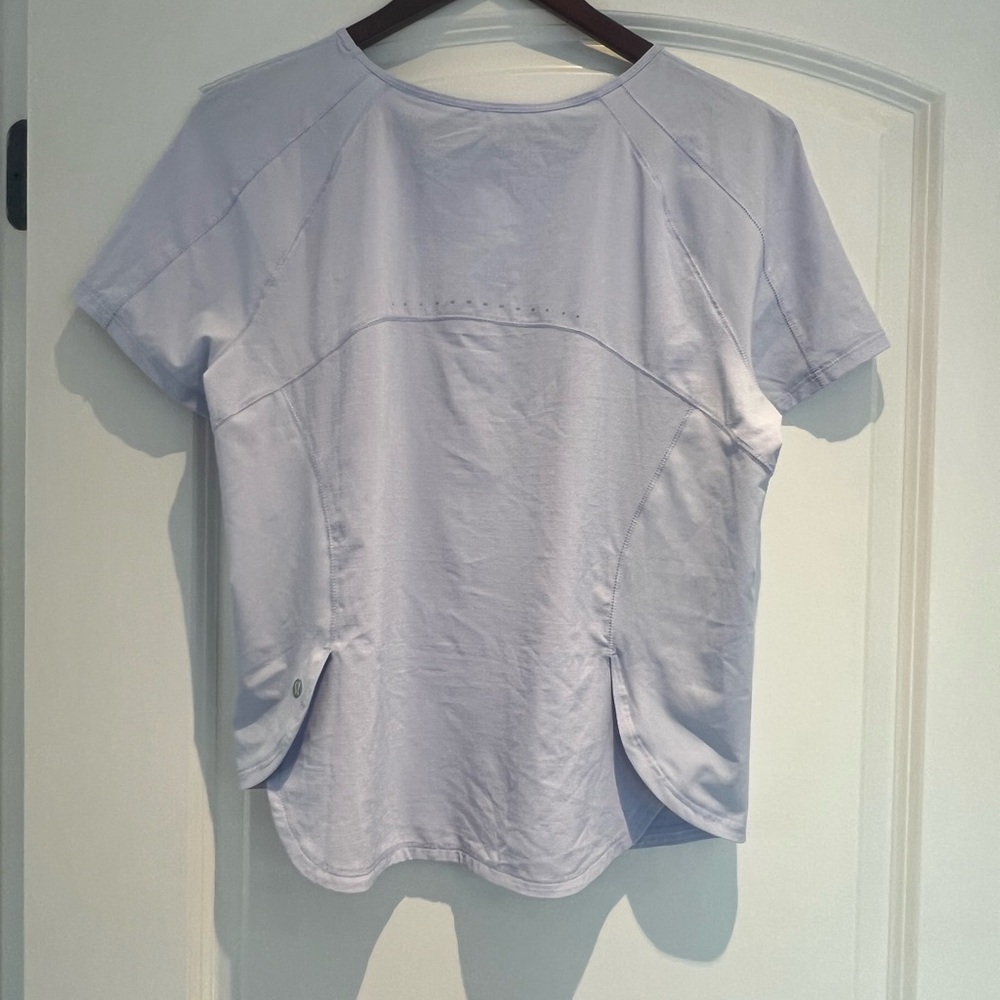 Lululemon women’s short sleeve shirt Sz. 12